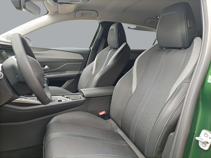 Peugeot 308 PureTech 130 Allure 96 kW (130 CV) Vehículo usado en Sevilla Peugeot 308 PureTech 130 Allure 96 kW (130 CV) Vehículo usado en Sevilla