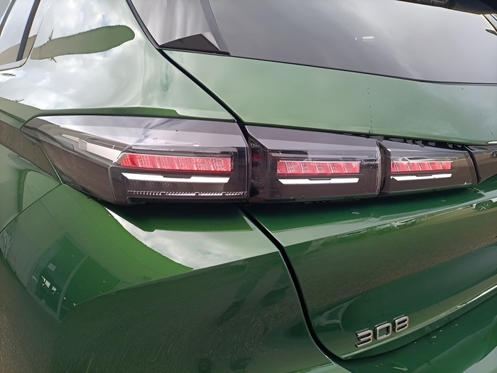 Peugeot 308 PureTech 130 Allure 96 kW (130 CV) Vehículo usado en Sevilla Peugeot 308 PureTech 130 Allure 96 kW (130 CV) Vehículo usado en Sevilla