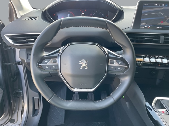 Peugeot 3008 PureTech 130 S&S Active 96 kW (130 CV) Vehículo usado en Sevilla Peugeot 3008 PureTech 130 S&S Active 96 kW (130 CV) Vehículo usado en Sevilla