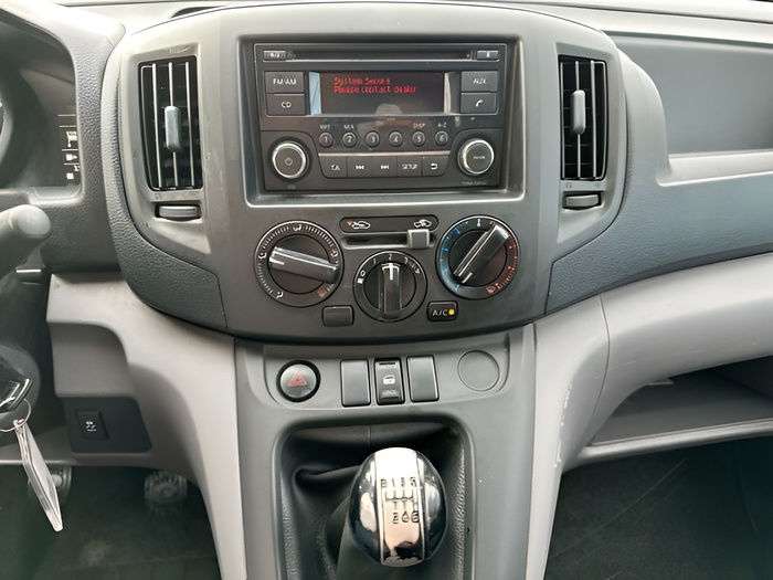 Nissan NV200 Furgon 1.5 dCi Comfort 81 kW (110 CV) Vehículo usado en Sevilla Nissan NV200 Furgon 1.5 dCi Comfort 81 kW (110 CV) Vehículo usado en Sevilla