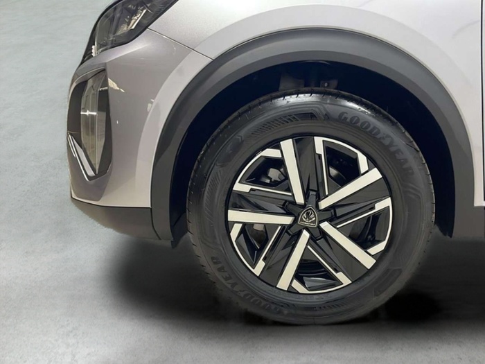 Peugeot 2008 PureTech 100 S&S Active 75 kW (100 CV) Vehículo usado en Sevilla Peugeot 2008 PureTech 100 S&S Active 75 kW (100 CV) Vehículo usado en Sevilla