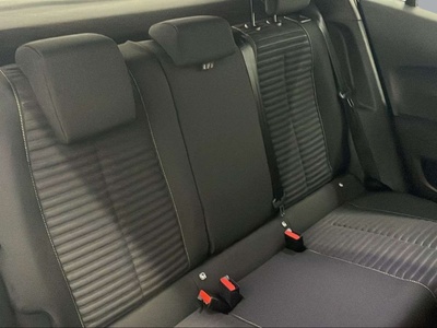 Peugeot 2008 PureTech 100 S&S Active 75 kW (100 CV) 12 Peugeot 2008 PureTech 100 S&S Active 75 kW (100 CV) 12