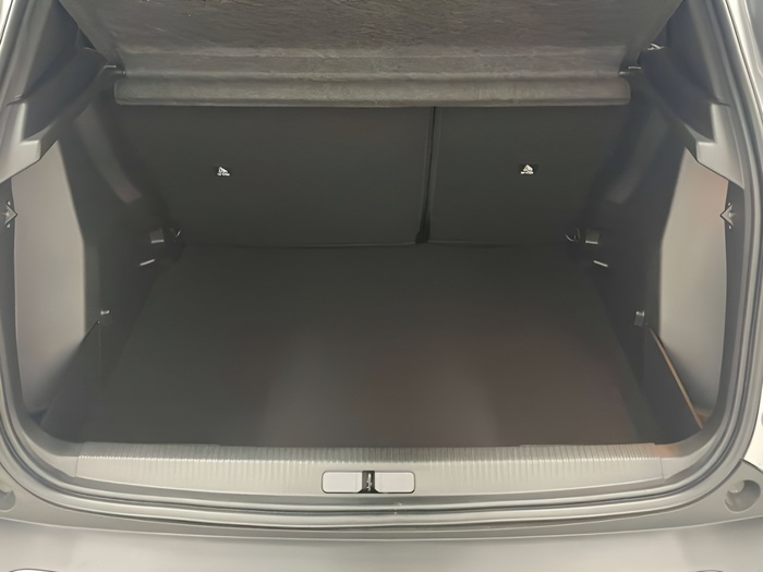 Peugeot 2008 PureTech 100 S&S Active 75 kW (100 CV) Vehículo usado en Sevilla Peugeot 2008 PureTech 100 S&S Active 75 kW (100 CV) Vehículo usado en Sevilla