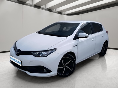 Toyota Auris 140H Hybrid Business 100 kW (136 CV) 9 Toyota Auris 140H Hybrid Business 100 kW (136 CV) 9