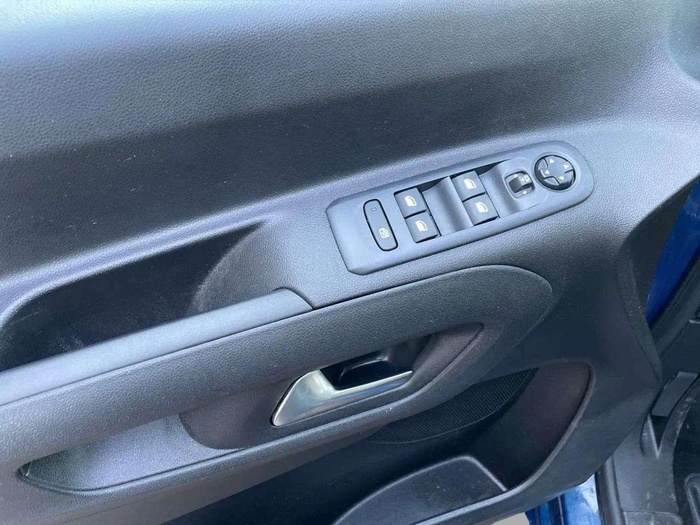 Opel Combo Life 1.5 TD Business Elegance Plus L 75 kW (102 CV) Vehículo usado en Sevilla Opel Combo Life 1.5 TD Business Elegance Plus L 75 kW (102 CV) Vehículo usado en Sevilla