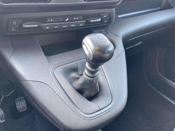 Opel Combo Life 1.5 TD Business Elegance Plus L 75 kW (102 CV) Vehículo usado en Sevilla Opel Combo Life 1.5 TD Business Elegance Plus L 75 kW (102 CV) Vehículo usado en Sevilla