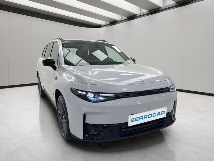 Leapmotor C10 REEV 28.4kWh Style Auto 158 kW (215 CV) Vehículo usado en Sevilla Leapmotor C10 REEV 28.4kWh Style Auto 158 kW (215 CV) Vehículo usado en Sevilla