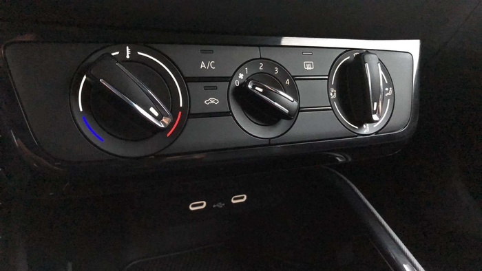 Skoda Fabia 1.0 TSI Selection 70 kW (95 CV) Vehículo usado en Sevilla Skoda Fabia 1.0 TSI Selection 70 kW (95 CV) Vehículo usado en Sevilla