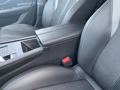 Peugeot 308 Allure Pack BlueHDi 130 S&S EAT8 96 kW (130 CV) 15 Peugeot 308 Allure Pack BlueHDi 130 S&S EAT8 96 kW (130 CV) 15