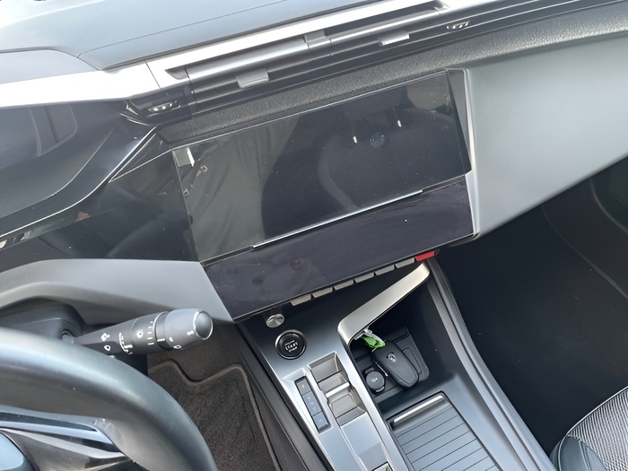 Peugeot 308 Allure Pack BlueHDi 130 S&S EAT8 96 kW (130 CV) Vehículo usado en Sevilla Peugeot 308 Allure Pack BlueHDi 130 S&S EAT8 96 kW (130 CV) Vehículo usado en Sevilla