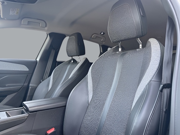 Peugeot 308 Allure Pack BlueHDi 130 S&S EAT8 96 kW (130 CV) Vehículo usado en Sevilla Peugeot 308 Allure Pack BlueHDi 130 S&S EAT8 96 kW (130 CV) Vehículo usado en Sevilla