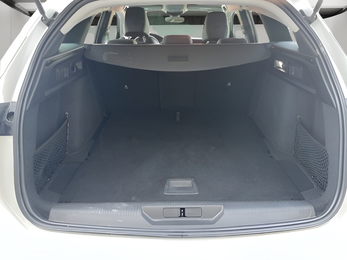 Peugeot 308 Allure Pack BlueHDi 130 S&S EAT8 96 kW (130 CV) Vehículo usado en Sevilla Peugeot 308 Allure Pack BlueHDi 130 S&S EAT8 96 kW (130 CV) Vehículo usado en Sevilla