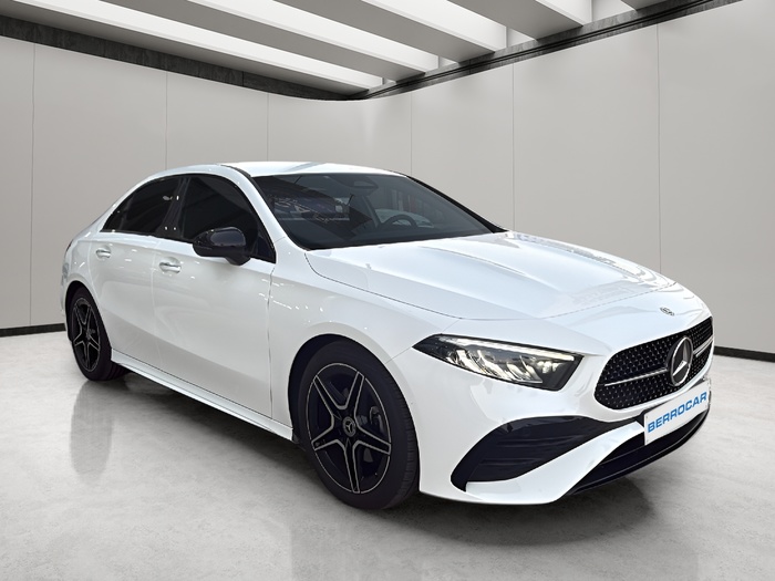 Mercedes-Benz Clase A 180 100 kW (136 CV) Vehículo usado en Sevilla Mercedes-Benz Clase A 180 100 kW (136 CV) Vehículo usado en Sevilla