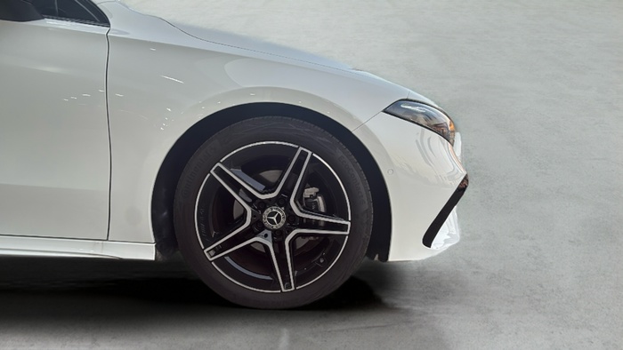 Mercedes-Benz Clase A 180 100 kW (136 CV) Vehículo usado en Sevilla Mercedes-Benz Clase A 180 100 kW (136 CV) Vehículo usado en Sevilla