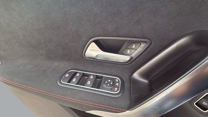 Mercedes-Benz Clase A 180 100 kW (136 CV) Vehículo usado en Sevilla Mercedes-Benz Clase A 180 100 kW (136 CV) Vehículo usado en Sevilla