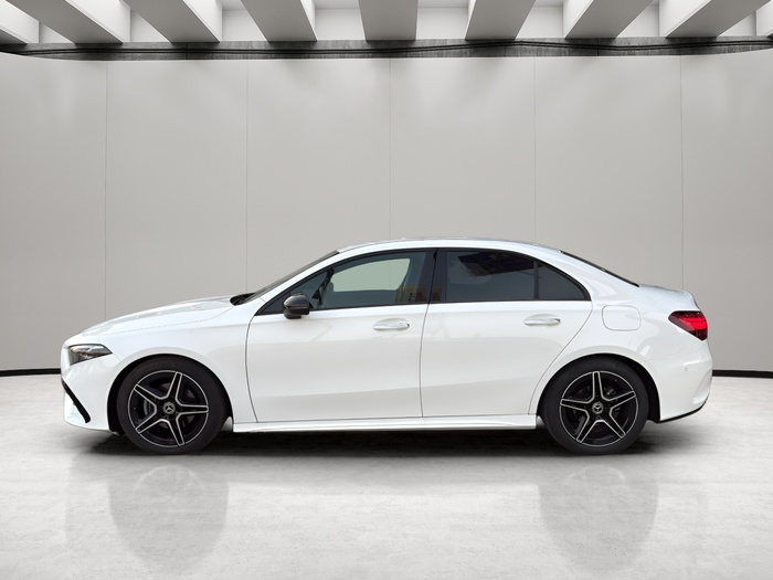 Mercedes-Benz Clase A 180 100 kW (136 CV) Vehículo usado en Sevilla Mercedes-Benz Clase A 180 100 kW (136 CV) Vehículo usado en Sevilla