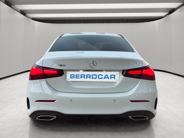 Mercedes-Benz Clase A 180 100 kW (136 CV) Vehículo usado en Sevilla Mercedes-Benz Clase A 180 100 kW (136 CV) Vehículo usado en Sevilla