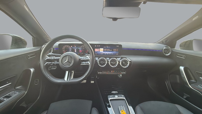 Mercedes-Benz Clase A 180 100 kW (136 CV) Vehículo usado en Sevilla Mercedes-Benz Clase A 180 100 kW (136 CV) Vehículo usado en Sevilla