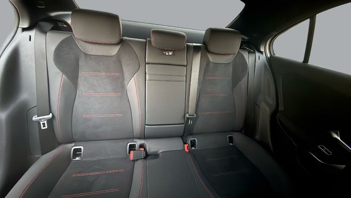 Mercedes-Benz Clase A 180 100 kW (136 CV) Vehículo usado en Sevilla Mercedes-Benz Clase A 180 100 kW (136 CV) Vehículo usado en Sevilla