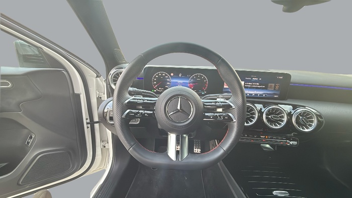 Mercedes-Benz Clase A 180 100 kW (136 CV) Vehículo usado en Sevilla Mercedes-Benz Clase A 180 100 kW (136 CV) Vehículo usado en Sevilla