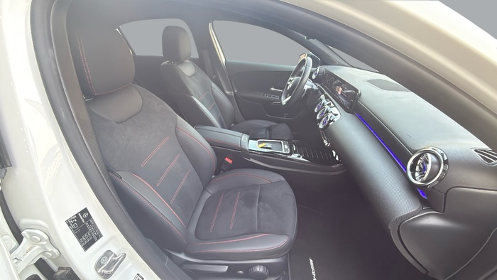 Mercedes-Benz Clase A 180 100 kW (136 CV) Vehículo usado en Sevilla Mercedes-Benz Clase A 180 100 kW (136 CV) Vehículo usado en Sevilla