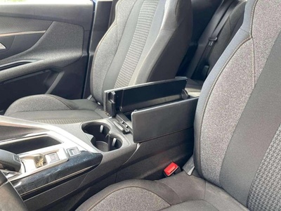 Peugeot 3008 PureTech 130 S&S Active EAT8 96 kW (130 CV) 14 Peugeot 3008 PureTech 130 S&S Active EAT8 96 kW (130 CV) 14