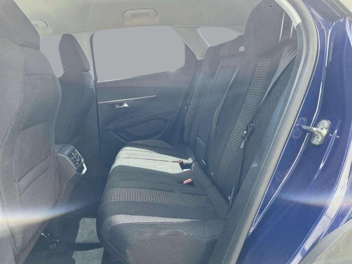 Peugeot 3008 PureTech 130 S&S Active EAT8 96 kW (130 CV) Vehículo usado en Sevilla Peugeot 3008 PureTech 130 S&S Active EAT8 96 kW (130 CV) Vehículo usado en Sevilla