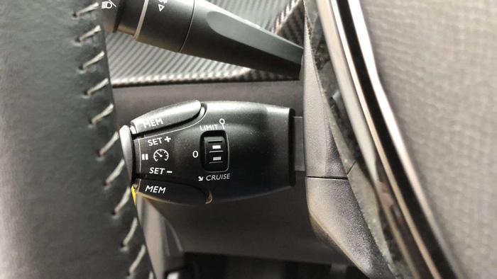 Peugeot 208 PureTech 100 Allure 75 kW (100 CV) Vehículo usado en Sevilla Peugeot 208 PureTech 100 Allure 75 kW (100 CV) Vehículo usado en Sevilla