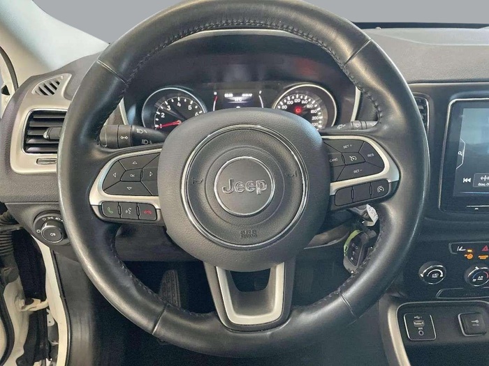 Jeep Compass 1.4 Multiair Sport 4x2 103 kW (140 CV) Vehículo usado en Sevilla Jeep Compass 1.4 Multiair Sport 4x2 103 kW (140 CV) Vehículo usado en Sevilla