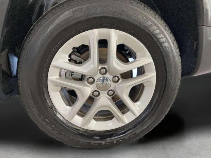 Jeep Compass 1.4 Multiair Sport 4x2 103 kW (140 CV) Vehículo usado en Sevilla Jeep Compass 1.4 Multiair Sport 4x2 103 kW (140 CV) Vehículo usado en Sevilla