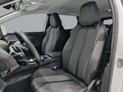 Peugeot 3008 Hybrid 180 Allure Pack e-EAT8 132 kW (180 CV) 13 Peugeot 3008 Hybrid 180 Allure Pack e-EAT8 132 kW (180 CV) 13