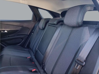 Peugeot 3008 Hybrid 225 Allure Pack e-EAT8 165 kW (225 CV) 46 Peugeot 3008 Hybrid 225 Allure Pack e-EAT8 165 kW (225 CV) 46