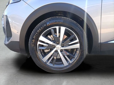 Peugeot 3008 Hybrid 225 Allure Pack e-EAT8 165 kW (225 CV) 61 Peugeot 3008 Hybrid 225 Allure Pack e-EAT8 165 kW (225 CV) 61