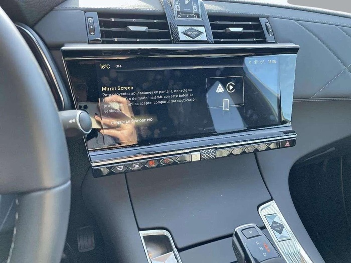 DS DS7 BlueHDi 130 Rivoli Auto 96 kW (130 CV) Vehículo usado en Sevilla DS DS7 BlueHDi 130 Rivoli Auto 96 kW (130 CV) Vehículo usado en Sevilla