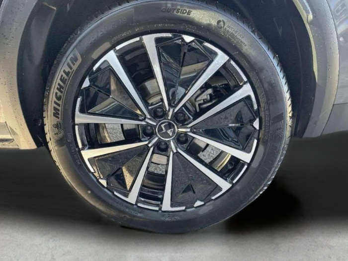 DS DS7 BlueHDi 130 Rivoli Auto 96 kW (130 CV) Vehículo usado en Sevilla DS DS7 BlueHDi 130 Rivoli Auto 96 kW (130 CV) Vehículo usado en Sevilla