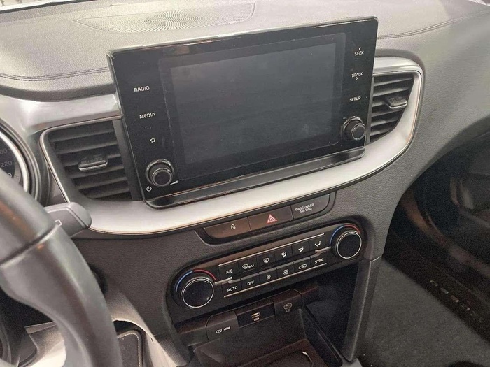 Kia XCeed 1.0 T-GDi Drive 74 kW (100 CV) Vehículo usado en Sevilla Kia XCeed 1.0 T-GDi Drive 74 kW (100 CV) Vehículo usado en Sevilla