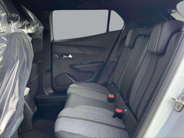 Peugeot 2008 PureTech 100 S&S Allure 75 kW (100 CV) Vehículo usado en Sevilla Peugeot 2008 PureTech 100 S&S Allure 75 kW (100 CV) Vehículo usado en Sevilla