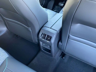 Peugeot 408 Puretech 130 Allure EAT8 96 kW (130 CV) 10 Peugeot 408 Puretech 130 Allure EAT8 96 kW (130 CV) 10