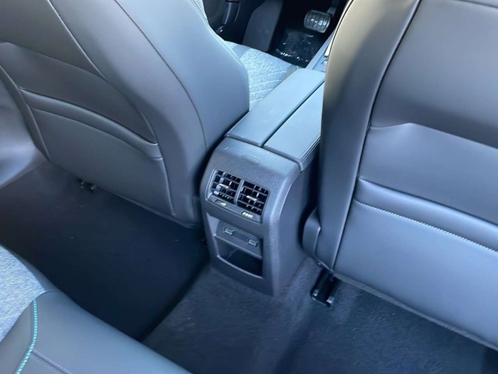 Peugeot 408 Puretech 130 Allure EAT8 96 kW (130 CV) Vehículo usado en Sevilla Peugeot 408 Puretech 130 Allure EAT8 96 kW (130 CV) Vehículo usado en Sevilla