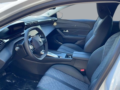 Peugeot 408 Puretech 130 Allure EAT8 96 kW (130 CV) 15 Peugeot 408 Puretech 130 Allure EAT8 96 kW (130 CV) 15