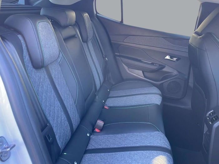 Peugeot 408 Puretech 130 Allure EAT8 96 kW (130 CV) Vehículo usado en Sevilla Peugeot 408 Puretech 130 Allure EAT8 96 kW (130 CV) Vehículo usado en Sevilla