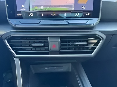 SEAT León 1.5 eTSI Style 25 Aniversario DSG 85 kW (116 CV) 13 SEAT León 1.5 eTSI Style 25 Aniversario DSG 85 kW (116 CV) 13