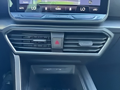 SEAT León 1.5 eTSI Style 25 Aniversario DSG 85 kW (116 CV) 12 SEAT León 1.5 eTSI Style 25 Aniversario DSG 85 kW (116 CV) 12