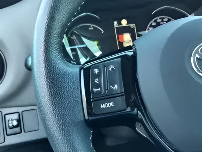 Toyota Yaris 1.5 Hybrid Active 74 kW (100 CV) Vehículo usado en Sevilla Toyota Yaris 1.5 Hybrid Active 74 kW (100 CV) Vehículo usado en Sevilla