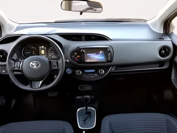 Toyota Yaris 1.5 Hybrid Active 74 kW (100 CV) Vehículo usado en Sevilla Toyota Yaris 1.5 Hybrid Active 74 kW (100 CV) Vehículo usado en Sevilla