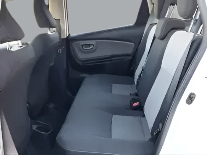 Toyota Yaris 1.5 Hybrid Active 74 kW (100 CV) Vehículo usado en Sevilla Toyota Yaris 1.5 Hybrid Active 74 kW (100 CV) Vehículo usado en Sevilla