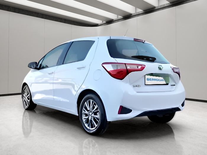 Toyota Yaris 1.5 Hybrid Active 74 kW (100 CV) Vehículo usado en Sevilla Toyota Yaris 1.5 Hybrid Active 74 kW (100 CV) Vehículo usado en Sevilla