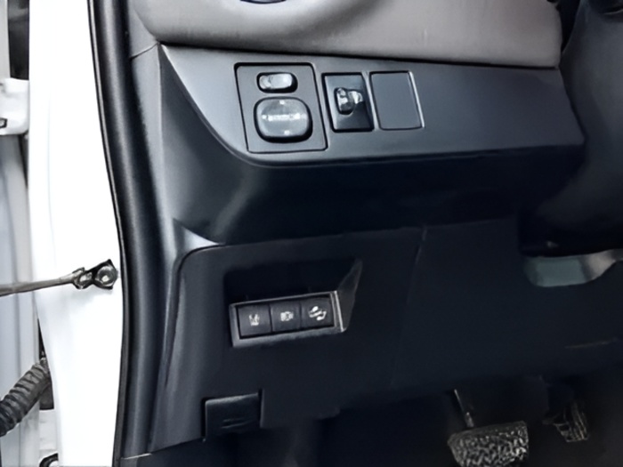 Toyota Yaris 1.5 Hybrid Active 74 kW (100 CV) Vehículo usado en Sevilla Toyota Yaris 1.5 Hybrid Active 74 kW (100 CV) Vehículo usado en Sevilla