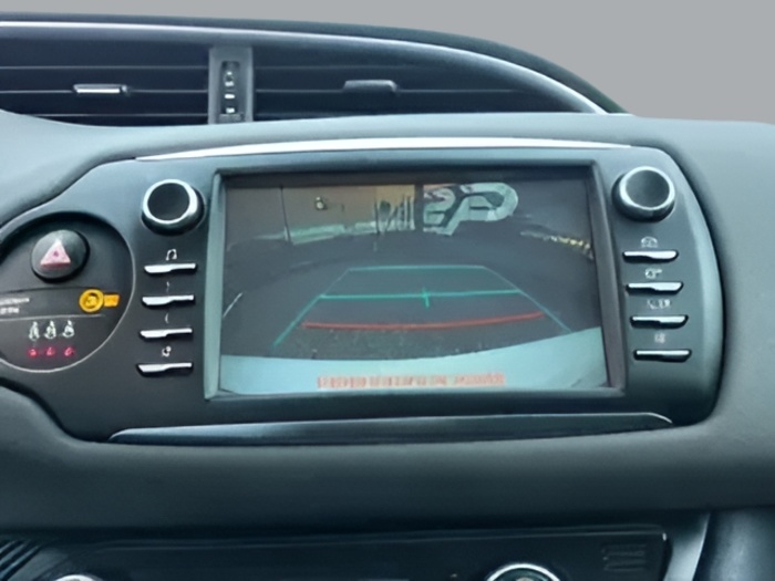 Toyota Yaris 1.5 Hybrid Active 74 kW (100 CV) Vehículo usado en Sevilla Toyota Yaris 1.5 Hybrid Active 74 kW (100 CV) Vehículo usado en Sevilla