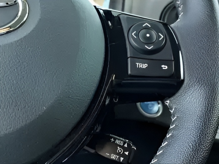 Toyota Yaris 1.5 Hybrid Active 74 kW (100 CV) Vehículo usado en Sevilla Toyota Yaris 1.5 Hybrid Active 74 kW (100 CV) Vehículo usado en Sevilla